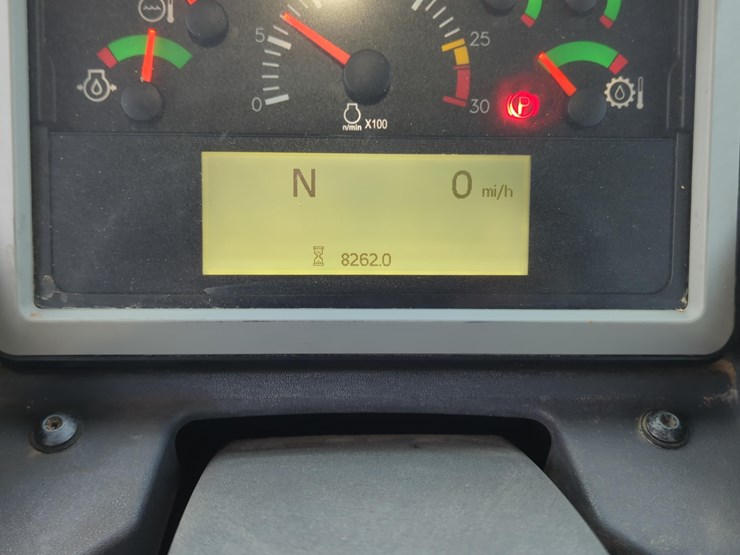2019-caterpillar-745-image-18