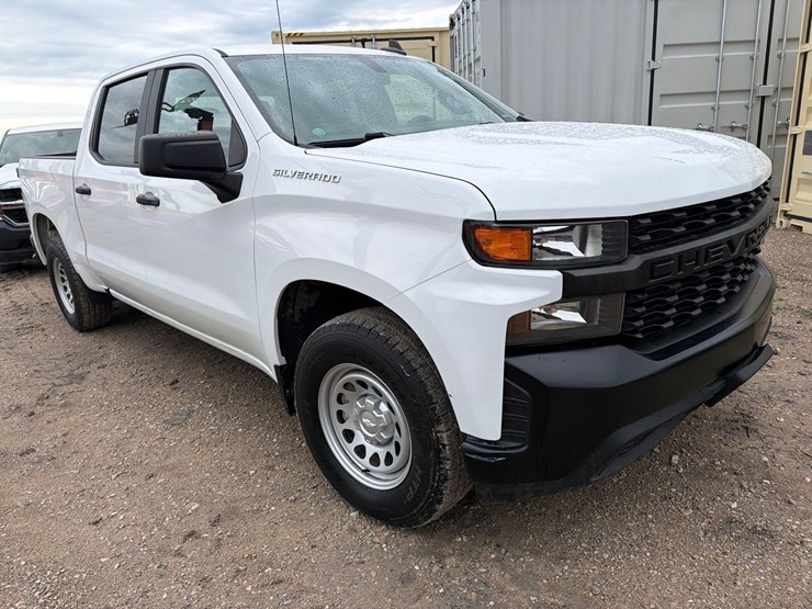 2019-chevrolet-1500-image-3