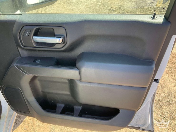 2020-chevrolet-silverado-2500-image-25