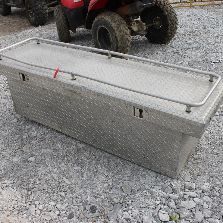 TRUCK BED TOOLBOX