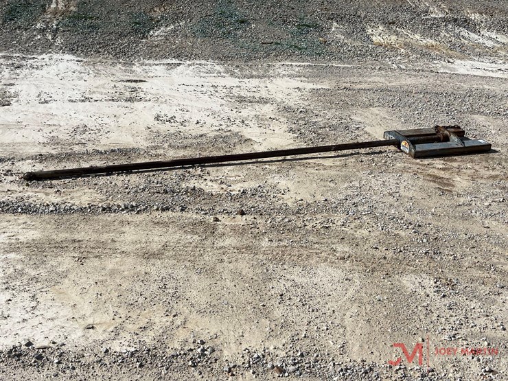 14'-carpet-pole-image-1