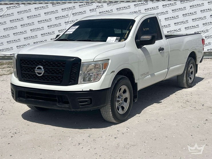 2017-nissan-titan-image-1