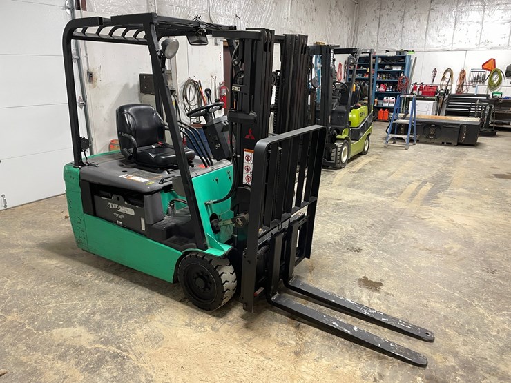 #301-•-mitsubishi-4,000lb-electric-3-wheeled-forklift-image-3