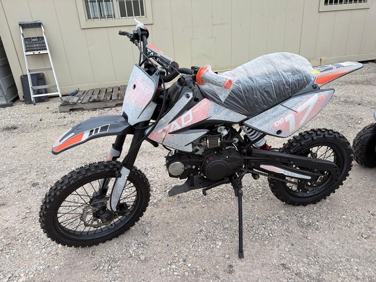 new-db-17-dirt-bike-recreational-vehicle-image-1