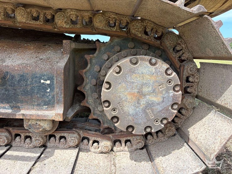 2017-deere-210g-image-36