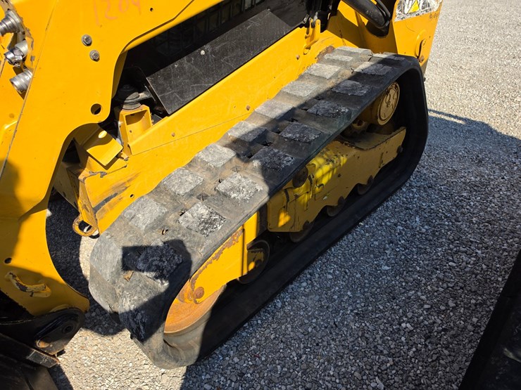 2016-caterpillar-259d-image-14