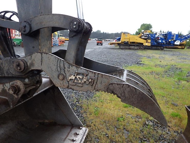 deere-135g-image-18