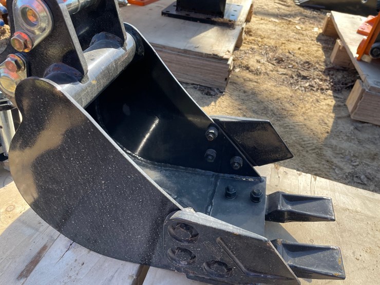 #2310-•-new-mini-8"-bucket-attachment-image-3