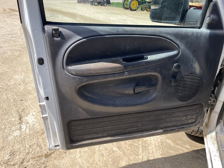 2001-dodge-ram-2500-image-38