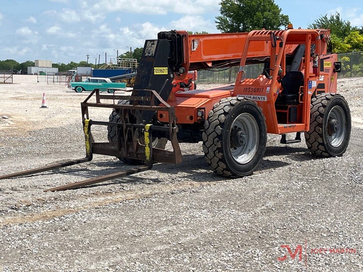 2012-jlg-8042-image-4