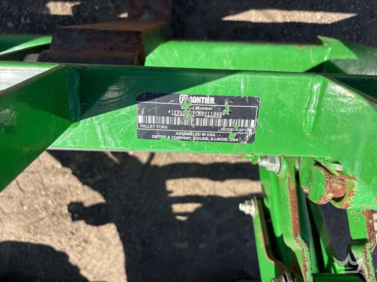 2016-john-deere-3039r-image-13