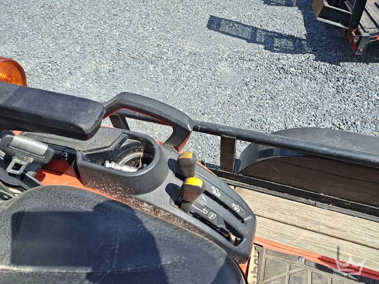2021-kubota-bx2680-image-32