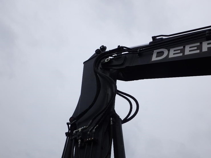 deere-135g-image-15
