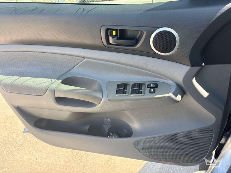 2006-toyota-tacoma-image-11
