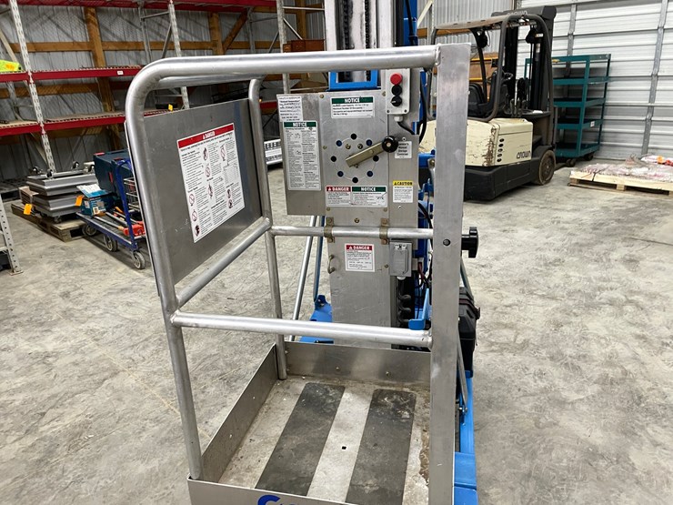 #305-•-geni-iwp-20s-push-around-aerial-work-platform-image-10