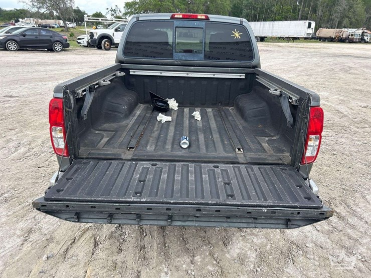 2016-nissan-frontier-image-19