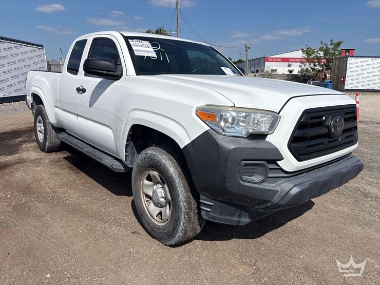 2018-toyota-tacoma-image-2
