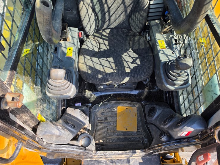 2016-caterpillar-259d-image-9