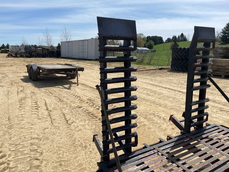 #2012-•-12'-skid-steer-trailer-(no-title)-image-16