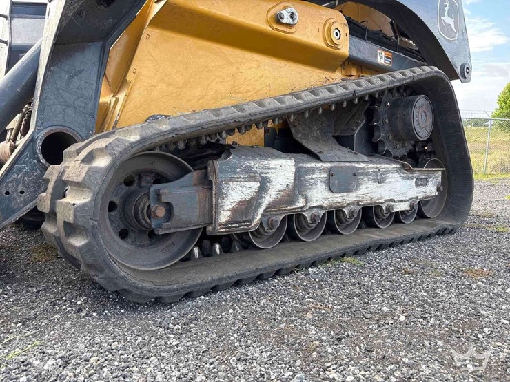 2022-deere-333g-image-34
