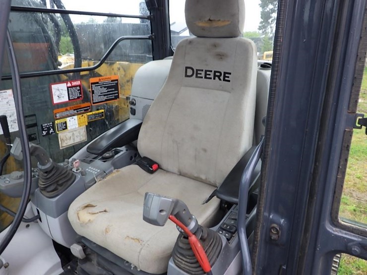 deere-135g-image-34