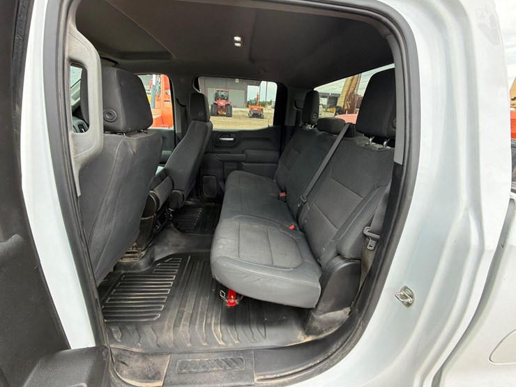 2020-chevrolet-1500-image-14