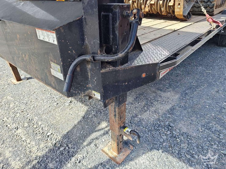 2023-jcb-3ts-8t-image-43