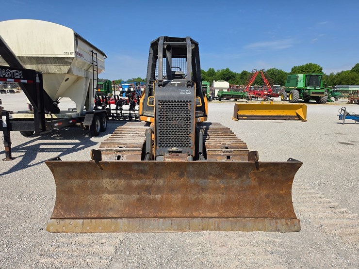 2014-case-850m-image-2