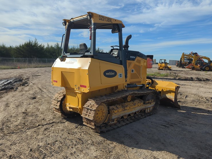 2022-deere-450-lt-image-4