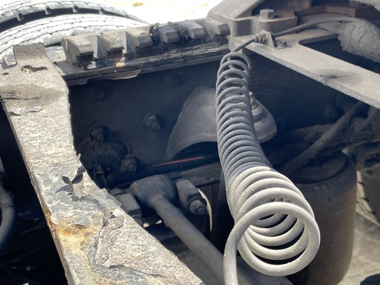 2013-kenworth-t660-image-56