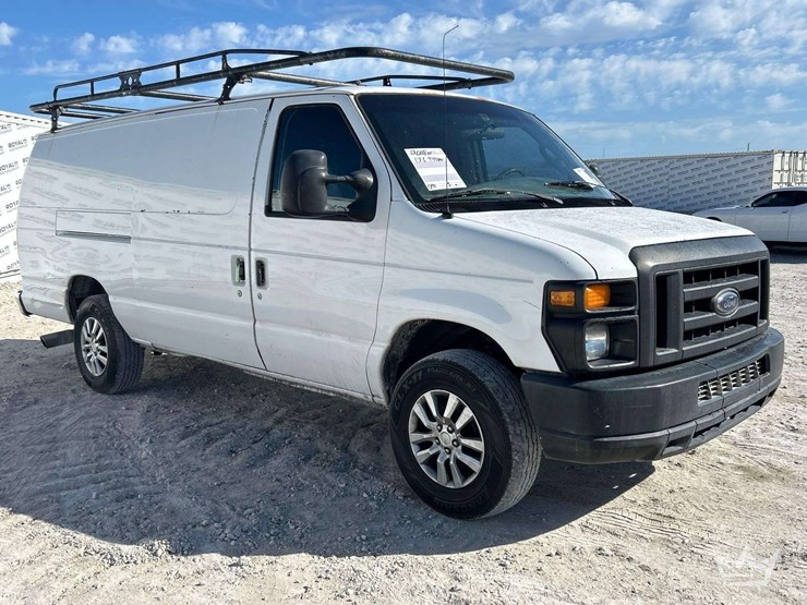 2008-ford-cargo-image-2