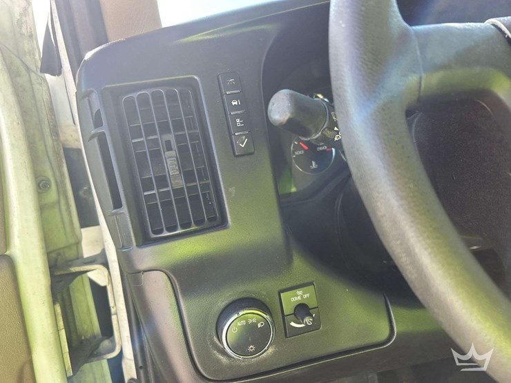 2011-chevrolet-express-2500-image-15