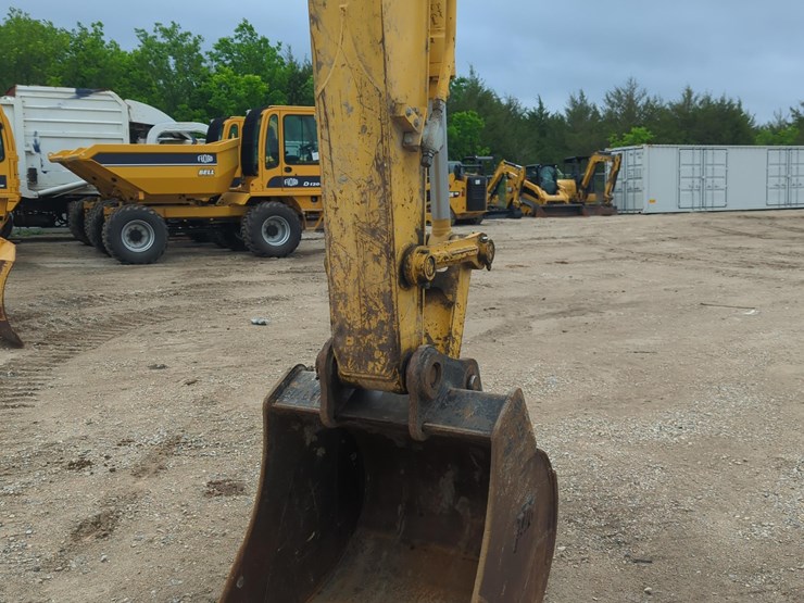 2023-kobelco-sk140sr-lc-7-image-8
