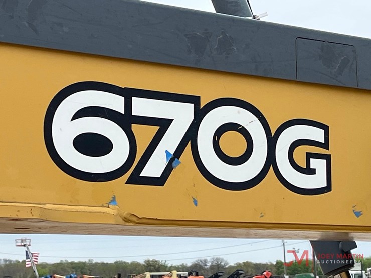 2010-deere-670g-image-8