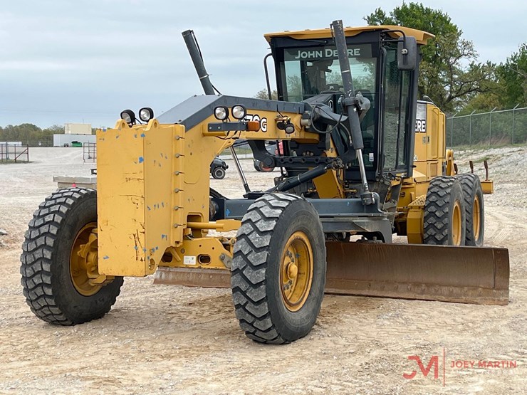 2010-deere-670g-image-7