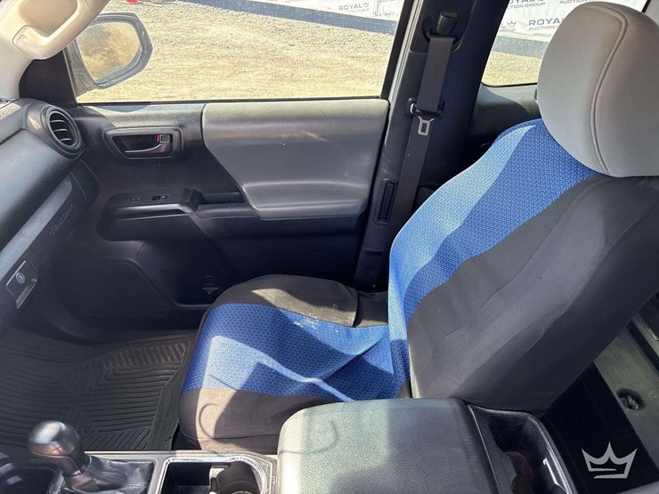 2018-toyota-tacoma-image-17