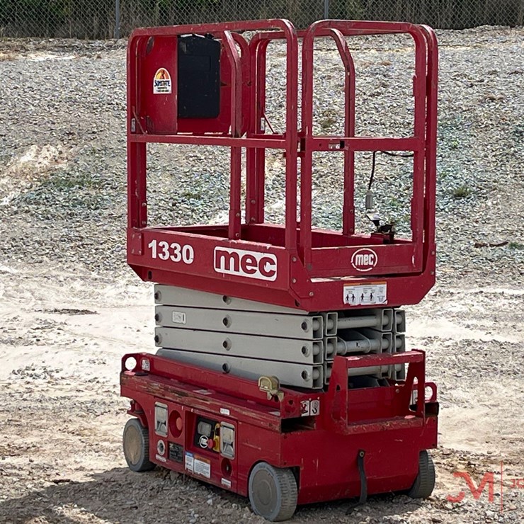 2012 MEC 1330 SCISSOR LIFT