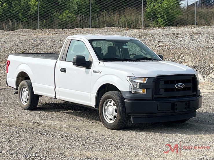 2017-ford-f150-xl-image-1