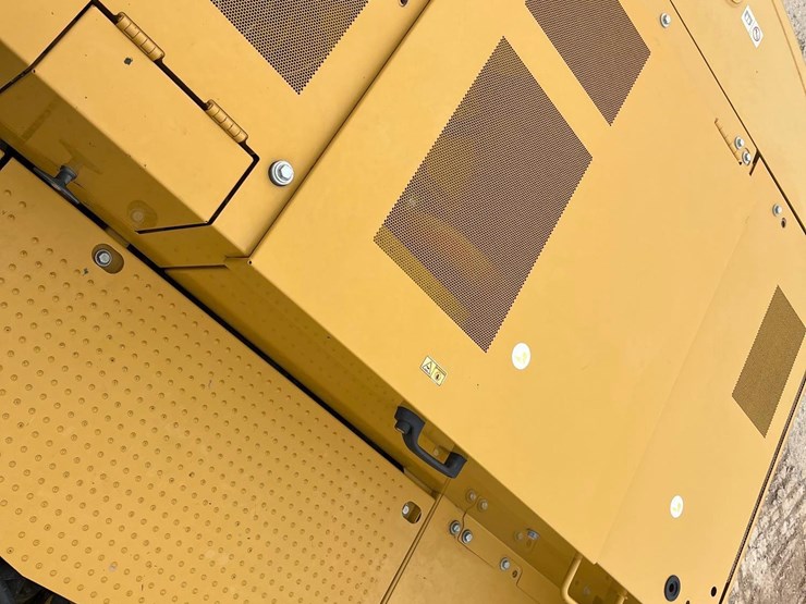 caterpillar-320-image-9