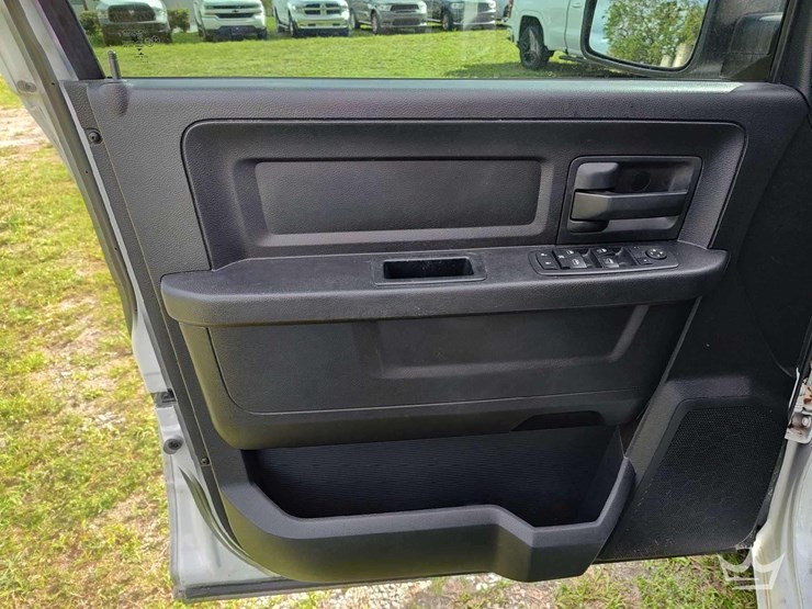 2017-dodge-ram-1500-image-36