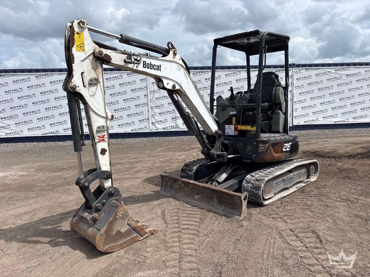 2020-bobcat-e26-image-9