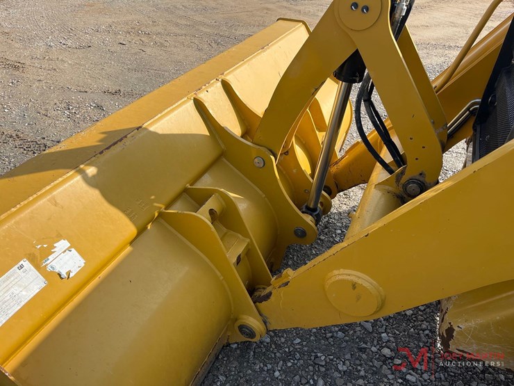 2022-caterpillar-420-image-6