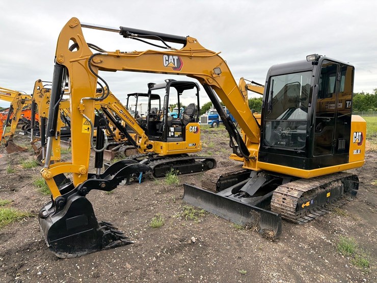 caterpillar-305.5-image-3