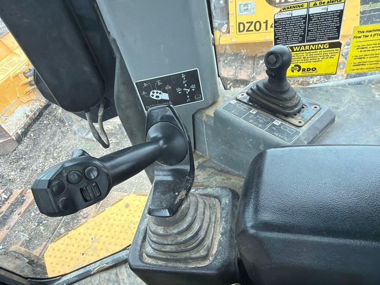 2022-deere-700l-xlt-image-23
