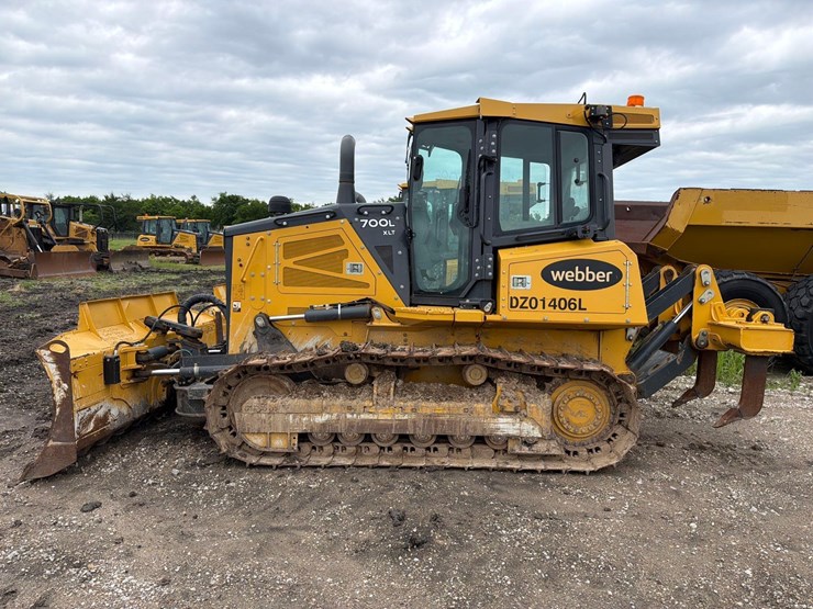 2022-deere-700l-xlt-image-1