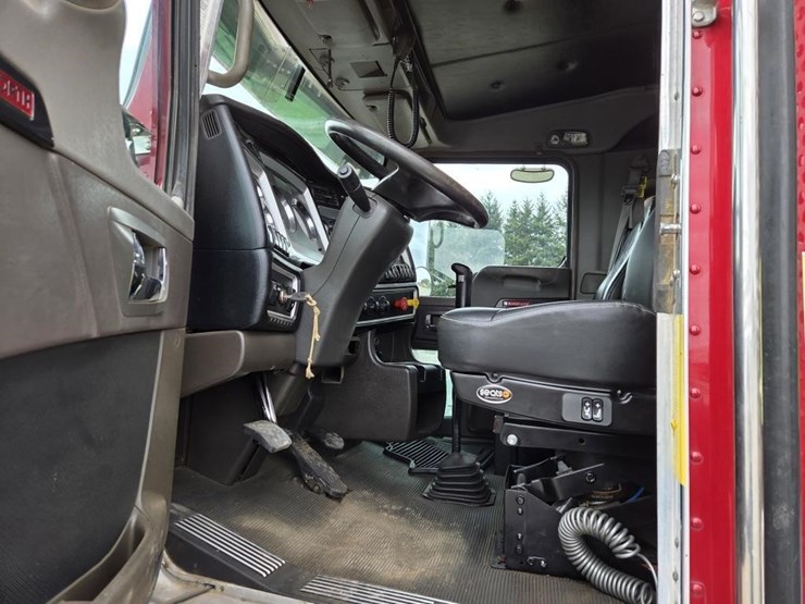 2012-kenworth-t800-image-9