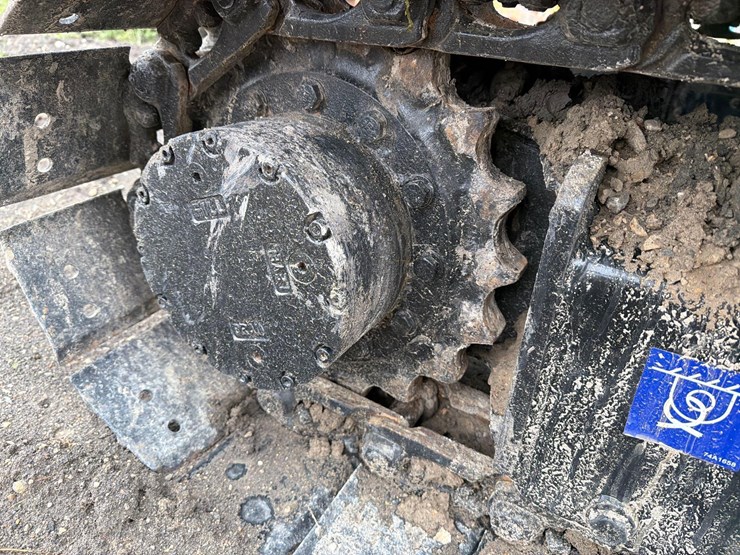 caterpillar-305.5-image-15