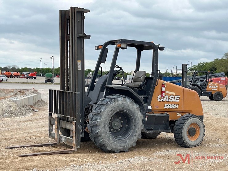 2019-case-588h-image-5