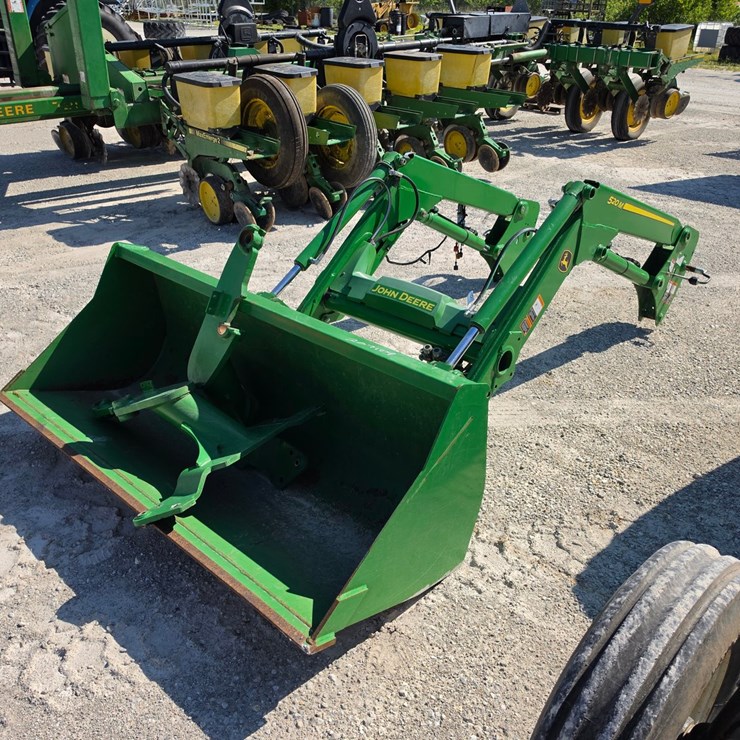 2019 JOHN DEERE 520M