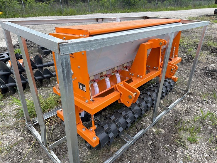 new-landhonor-sd-22-72w-seed-drill-skid-steer-attachment-image-2